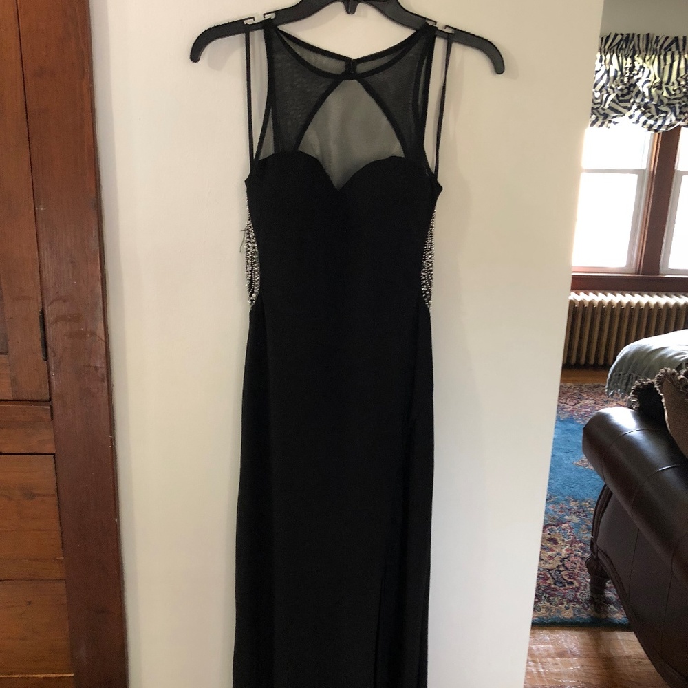 Black Evening Gown - Picture 5 of 8